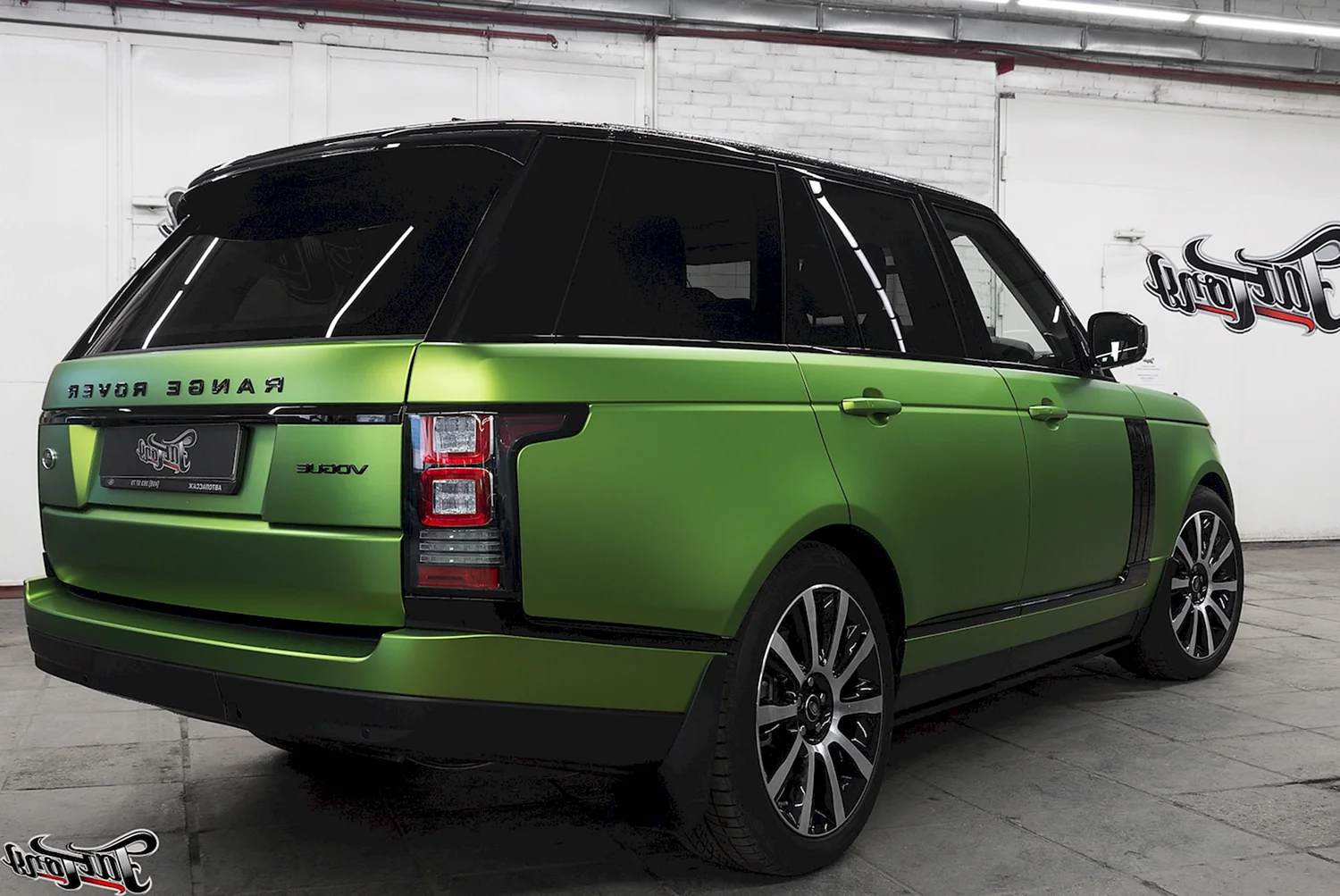 Range Rover Sport 2020 зеленый матовый