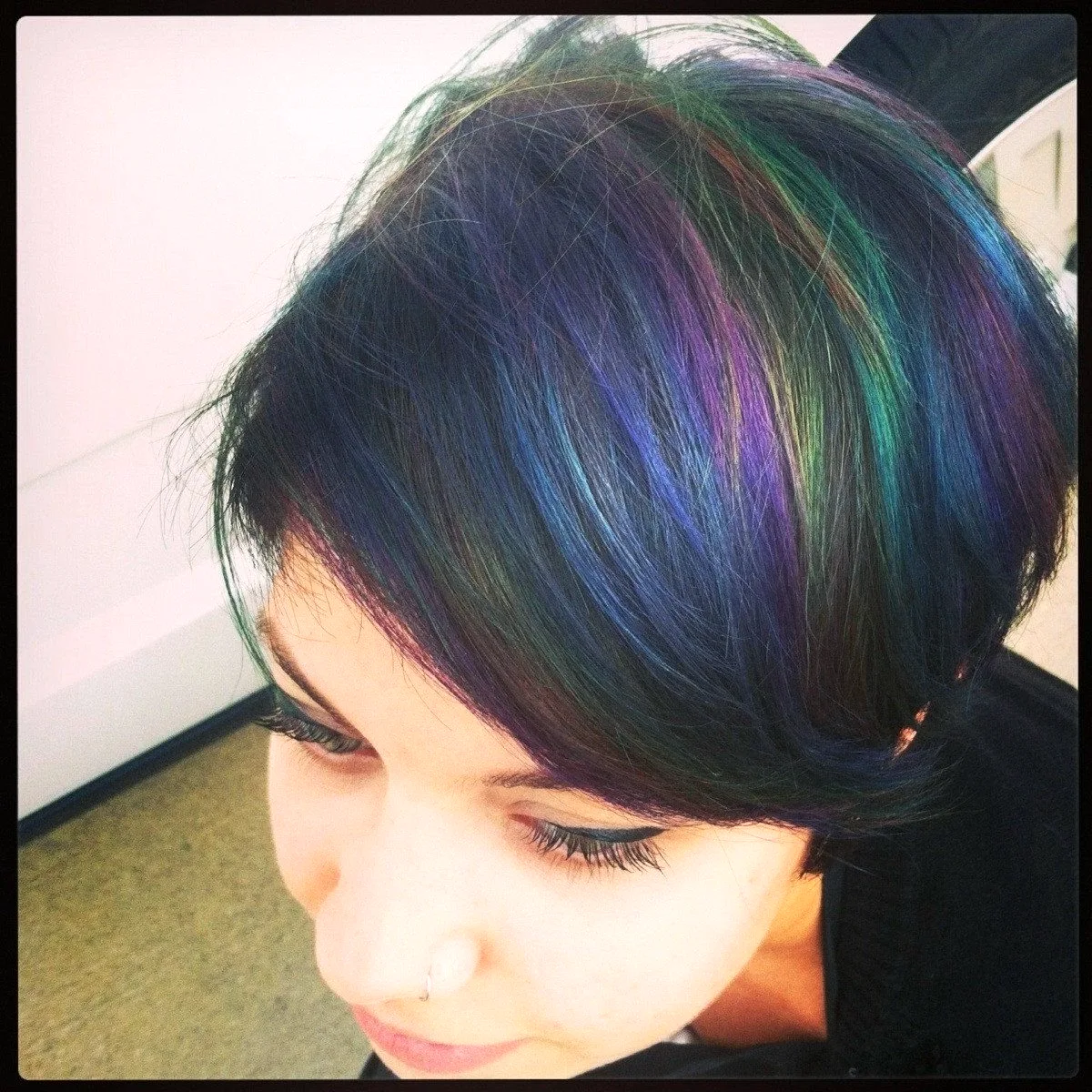 Разноцветное окрашивание волос на короткие волосы