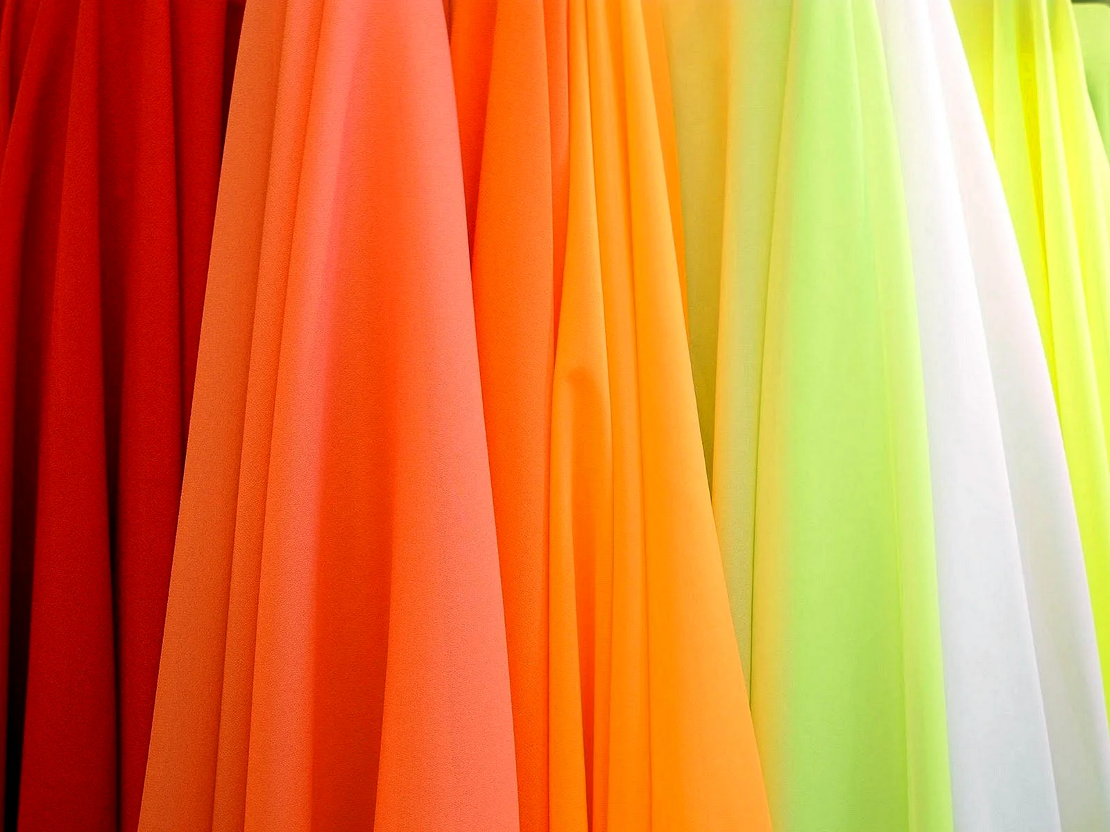 Разноцветные ткани