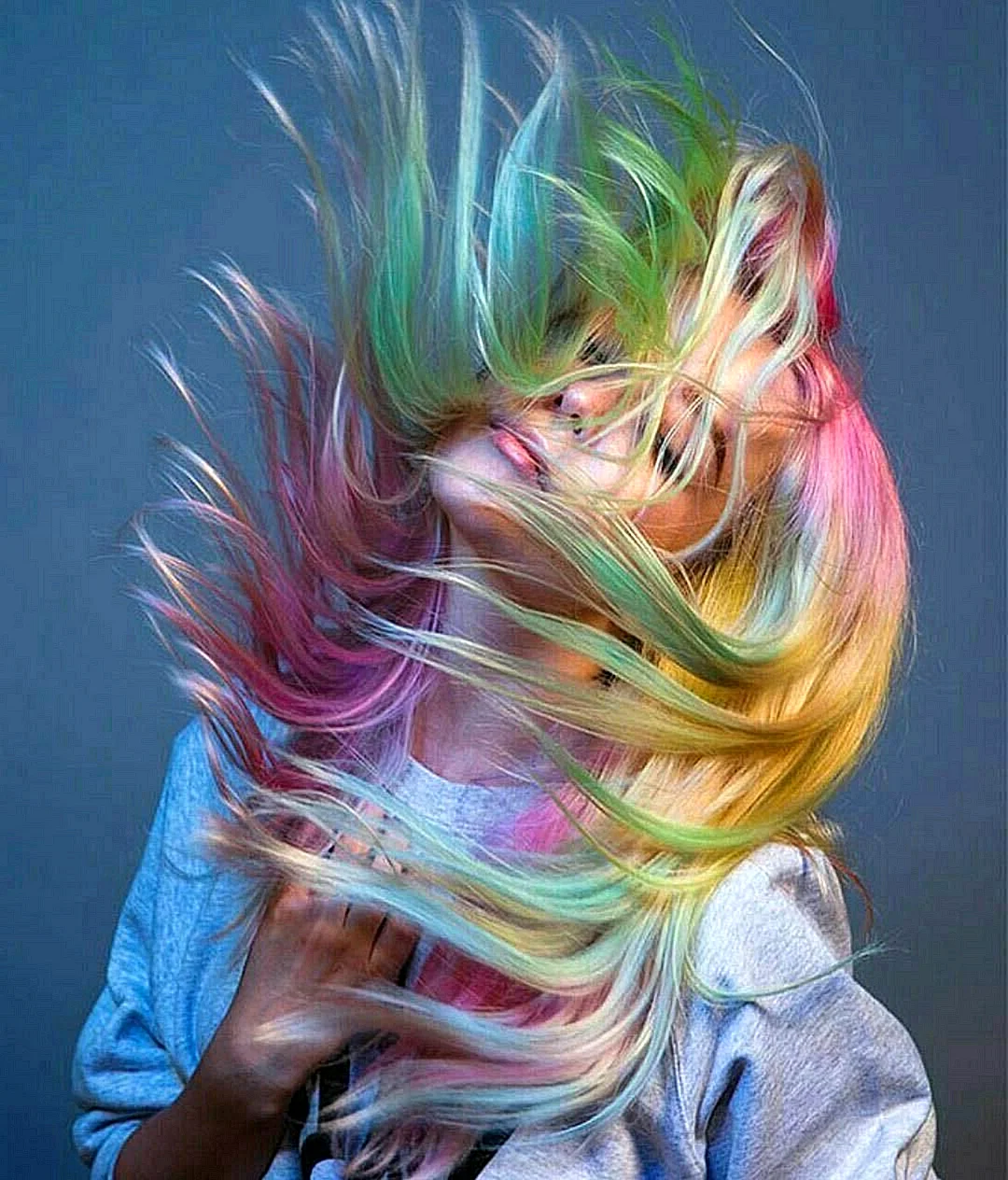 Разноцветные волосы у девушек