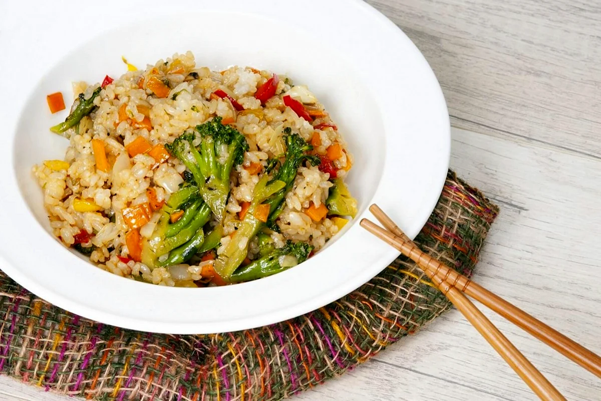 Рис отварной с овощами