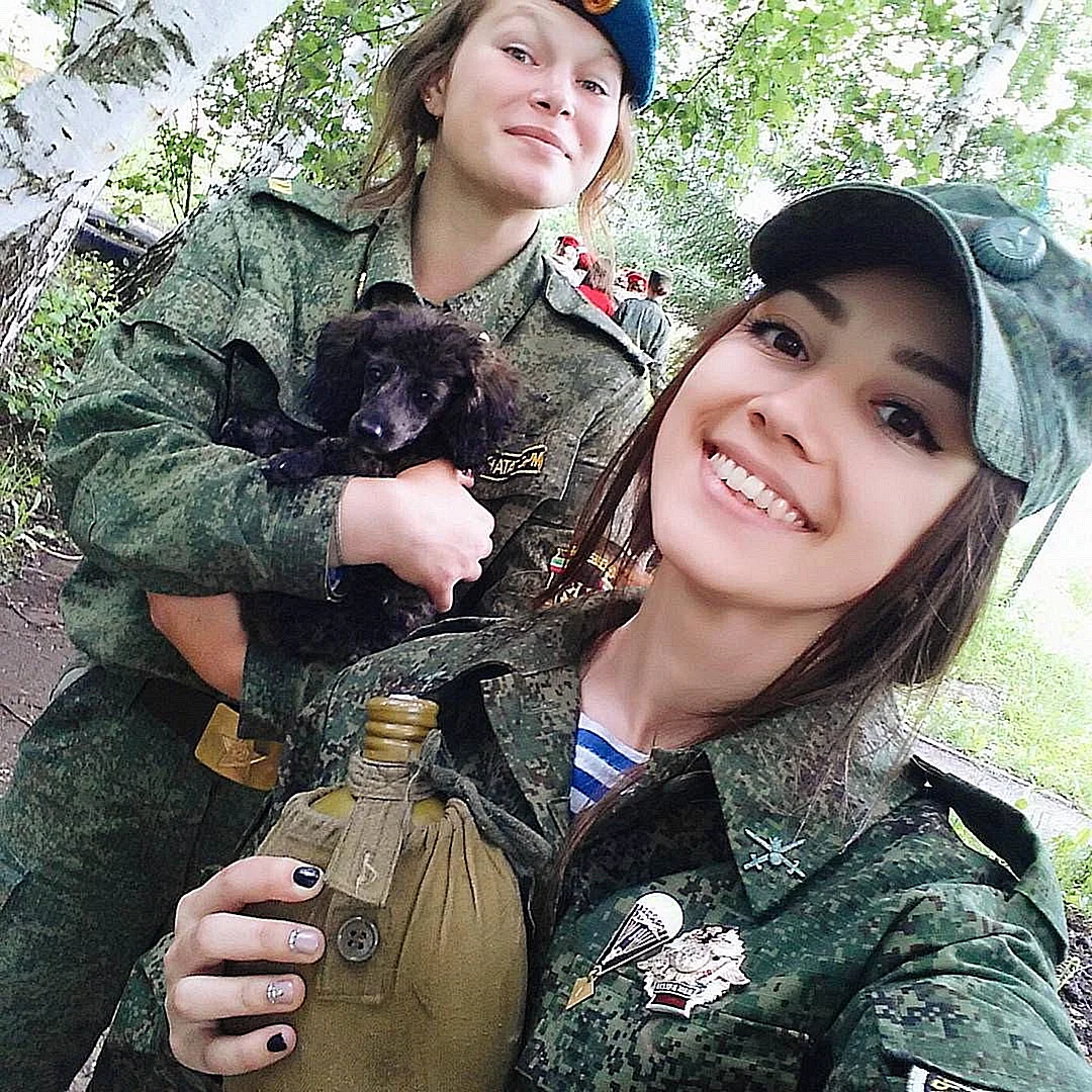 Российские девушки военные