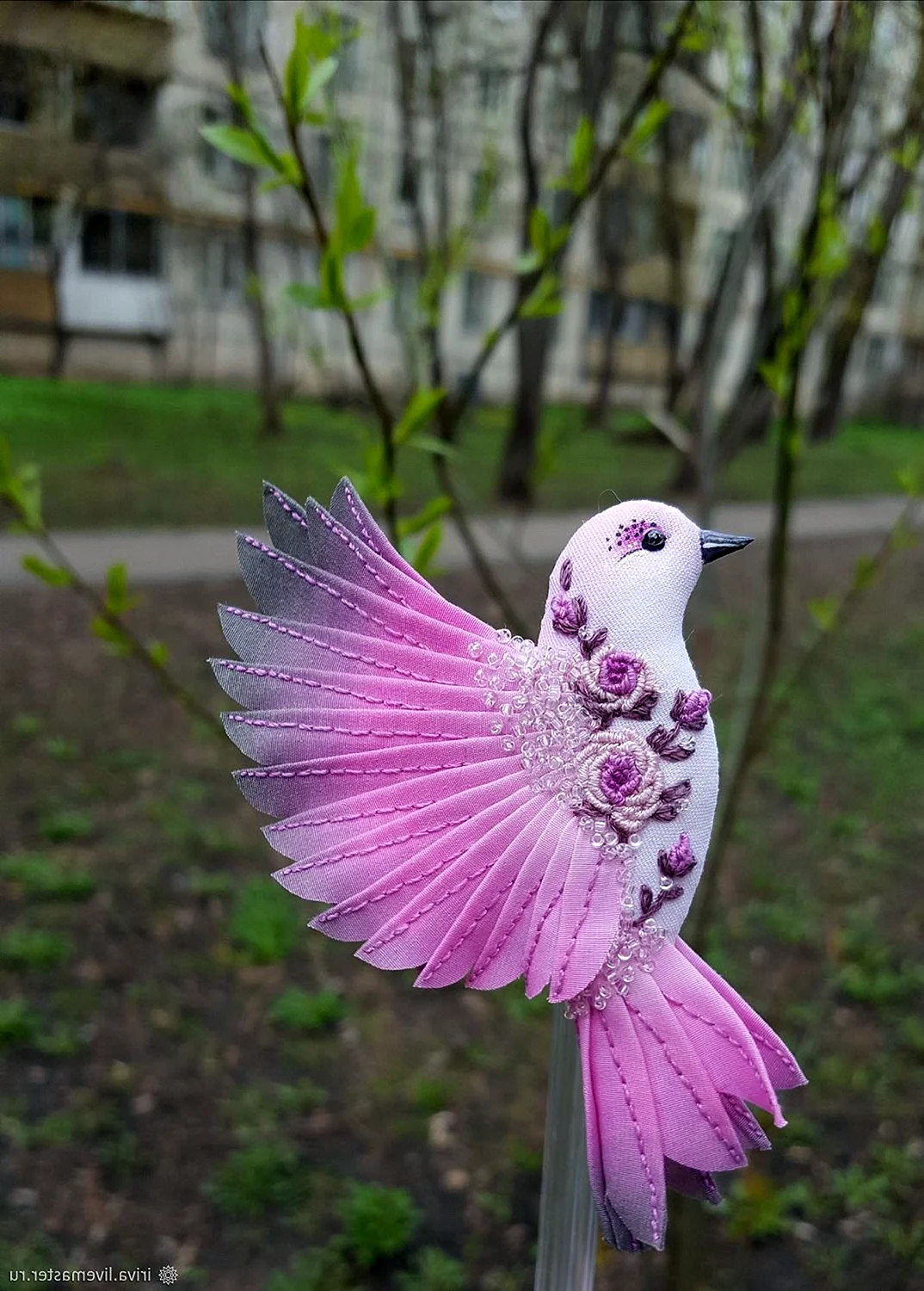Розовая птица