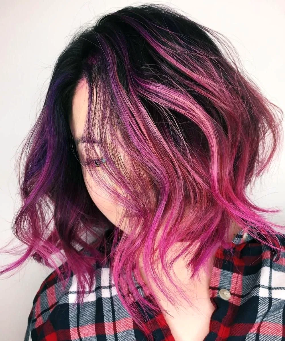 Розовые волосы под волосами