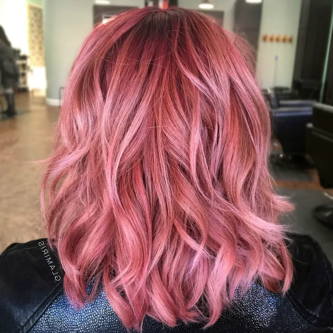Розовый цвет волос на темные волосы
