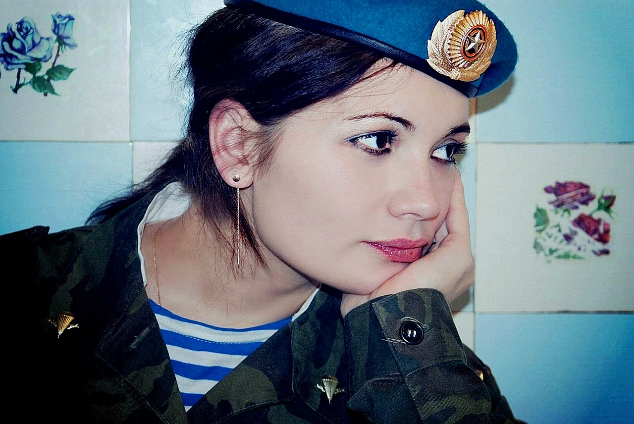 Русские девушки в военной форме