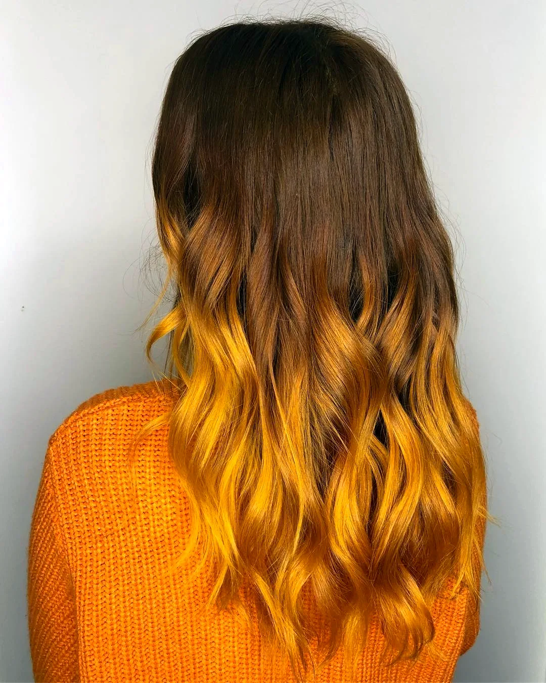 Русые волосы с желтыми кончиками