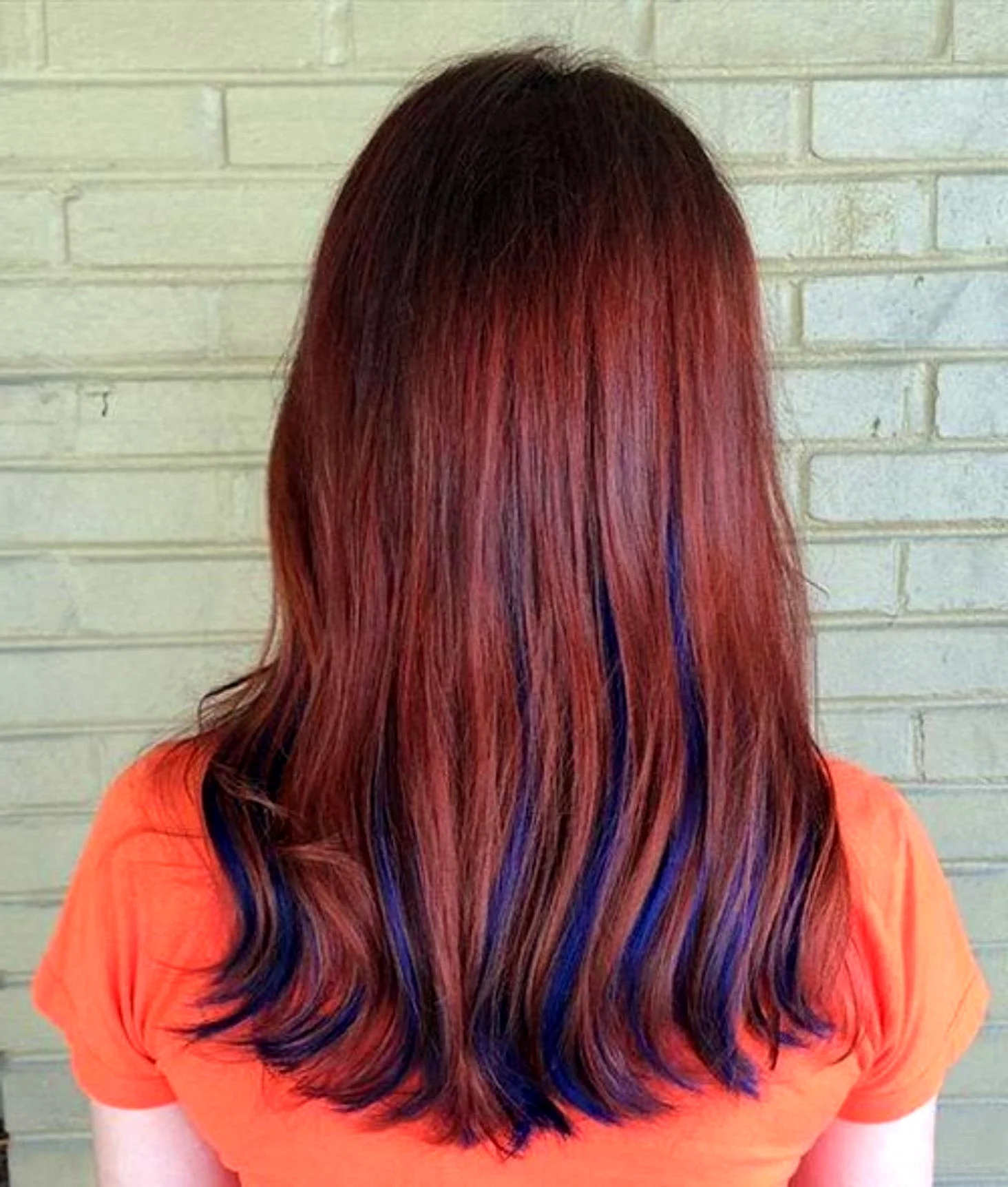 Рыжие волосы с фиолетовыми кончиками
