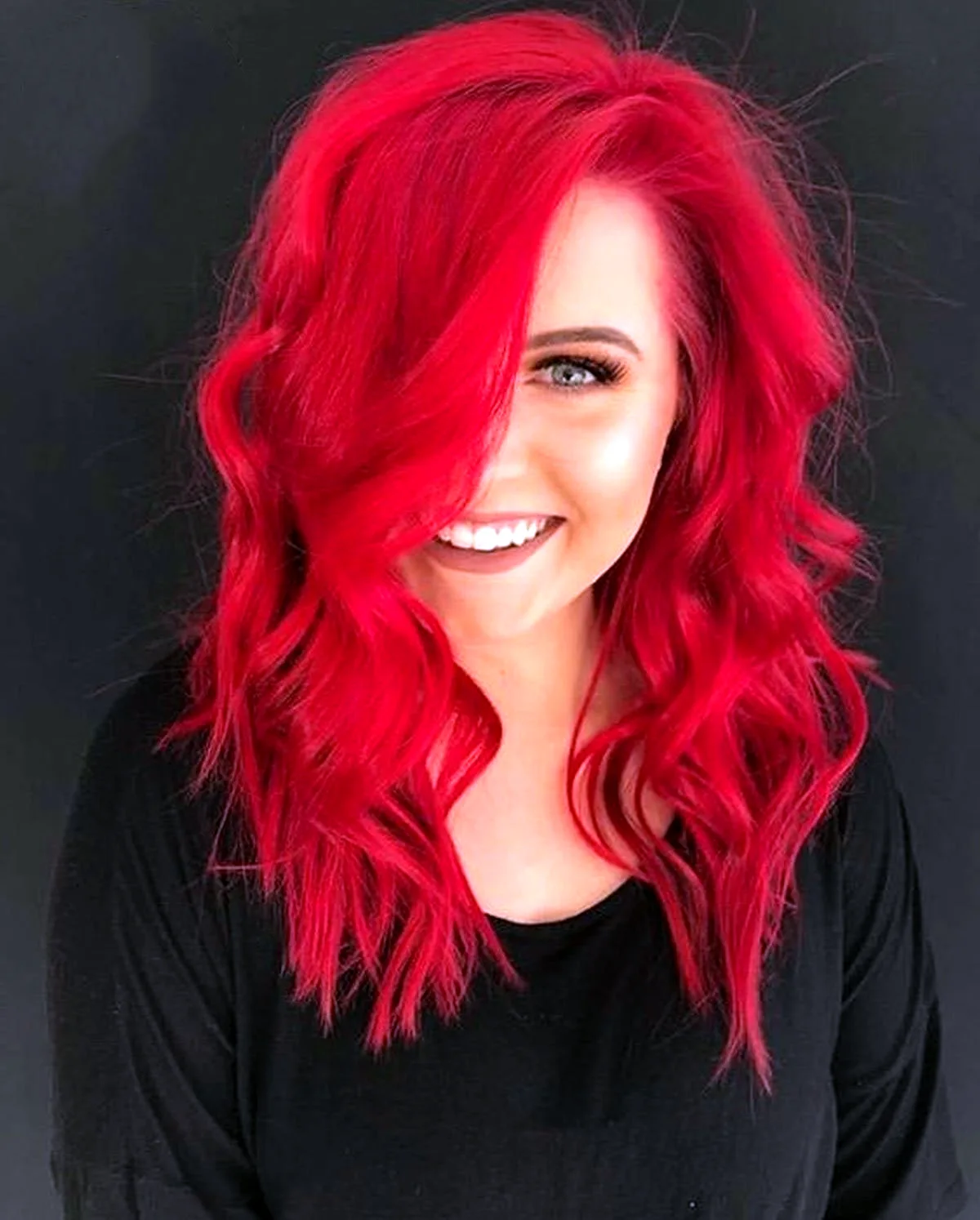 Рыжие волосы с красными кончиками