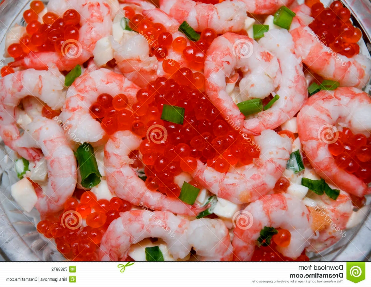 Салат из кальмаров с креветками и красной икрой