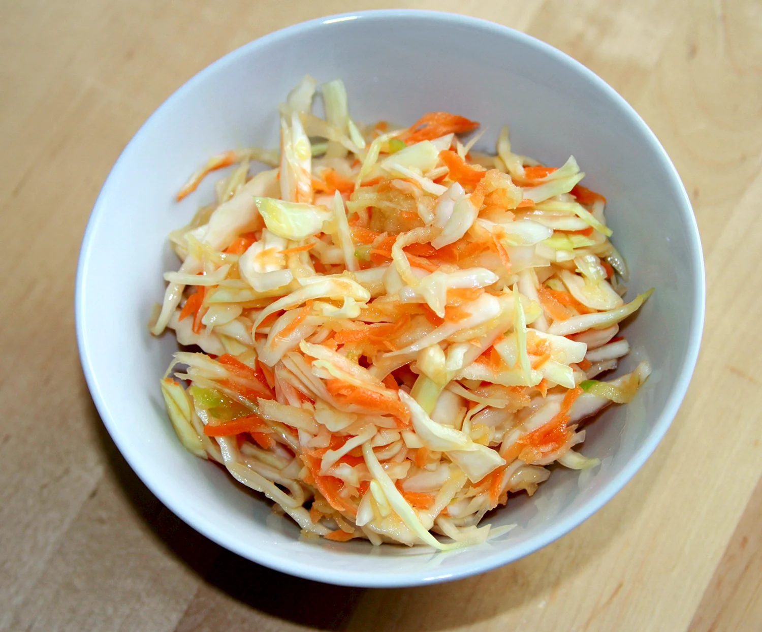 Салат с капустой и морковкой