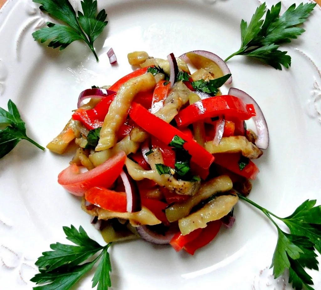 Салат с баклажанами и перцем болгарским