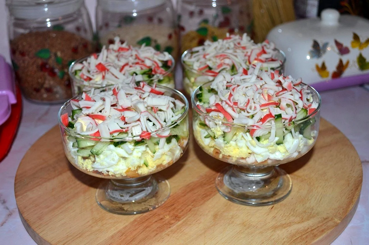 Салат в креманках