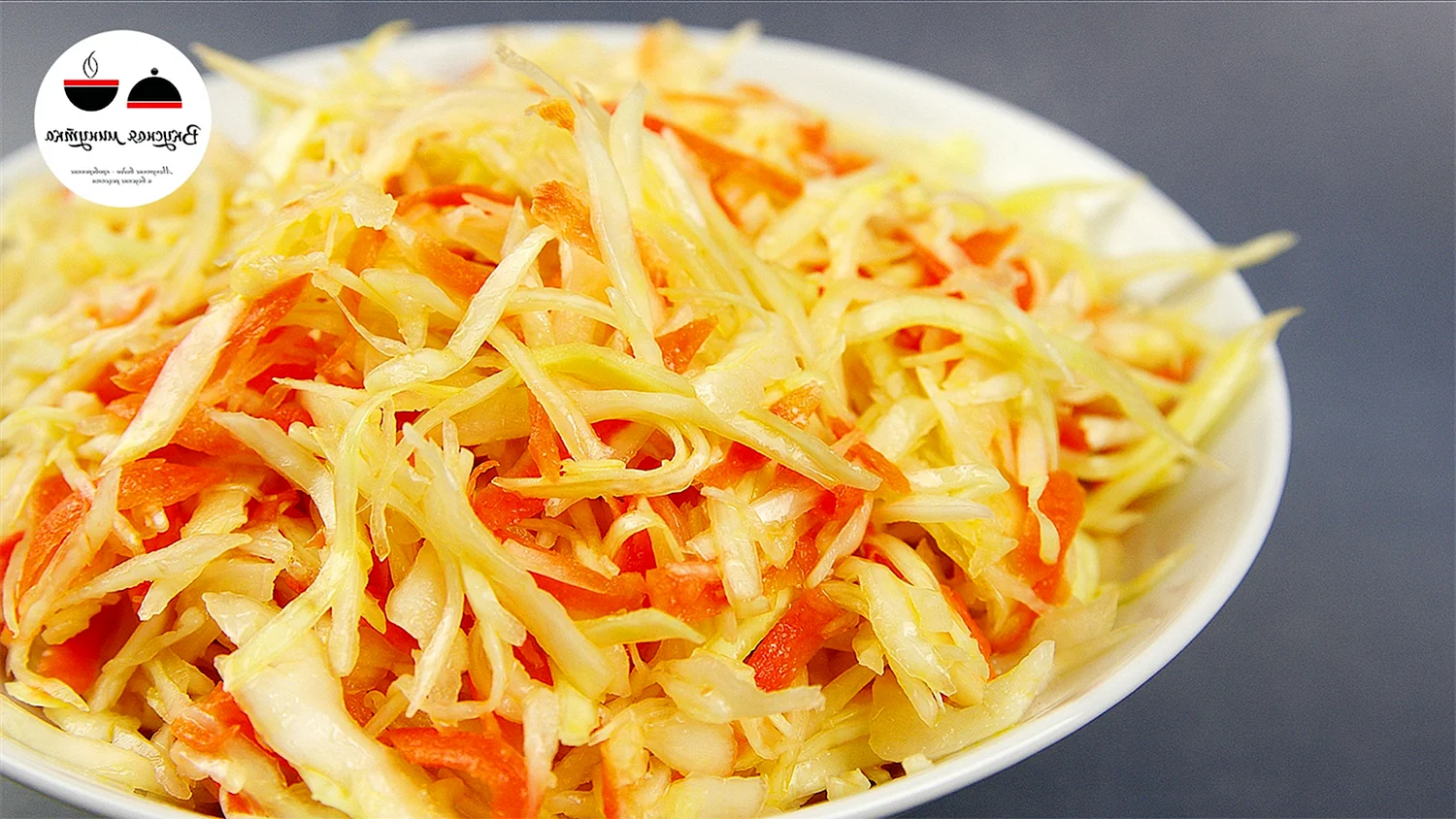 Салат витаминный (из сырой моркови с яйцом)
