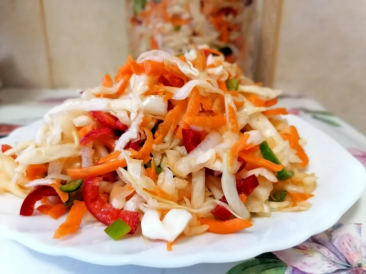 Салат здоровье с капустой и морковкой и болгарским перцем