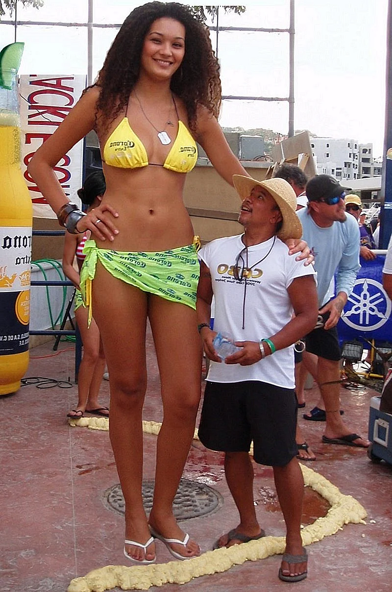 Самая высокая девушка