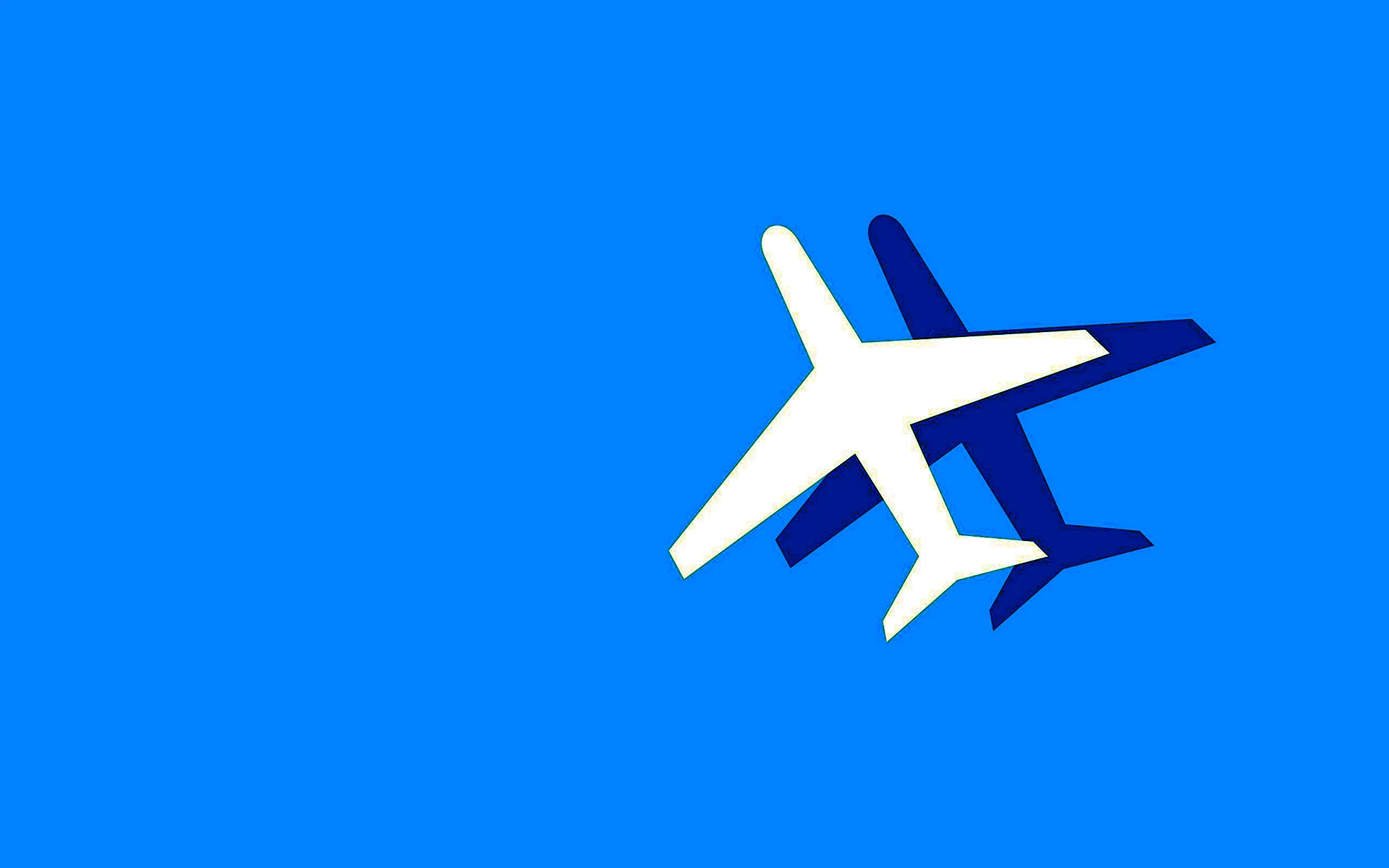 Самолет на голубом фоне
