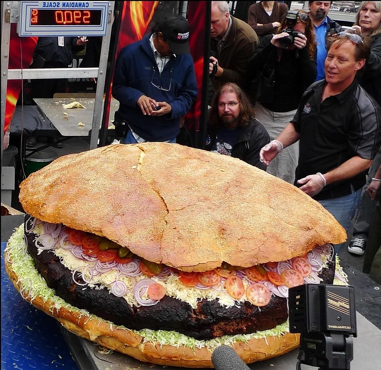 Самый большой бургер в мире рекорд Гиннесса
