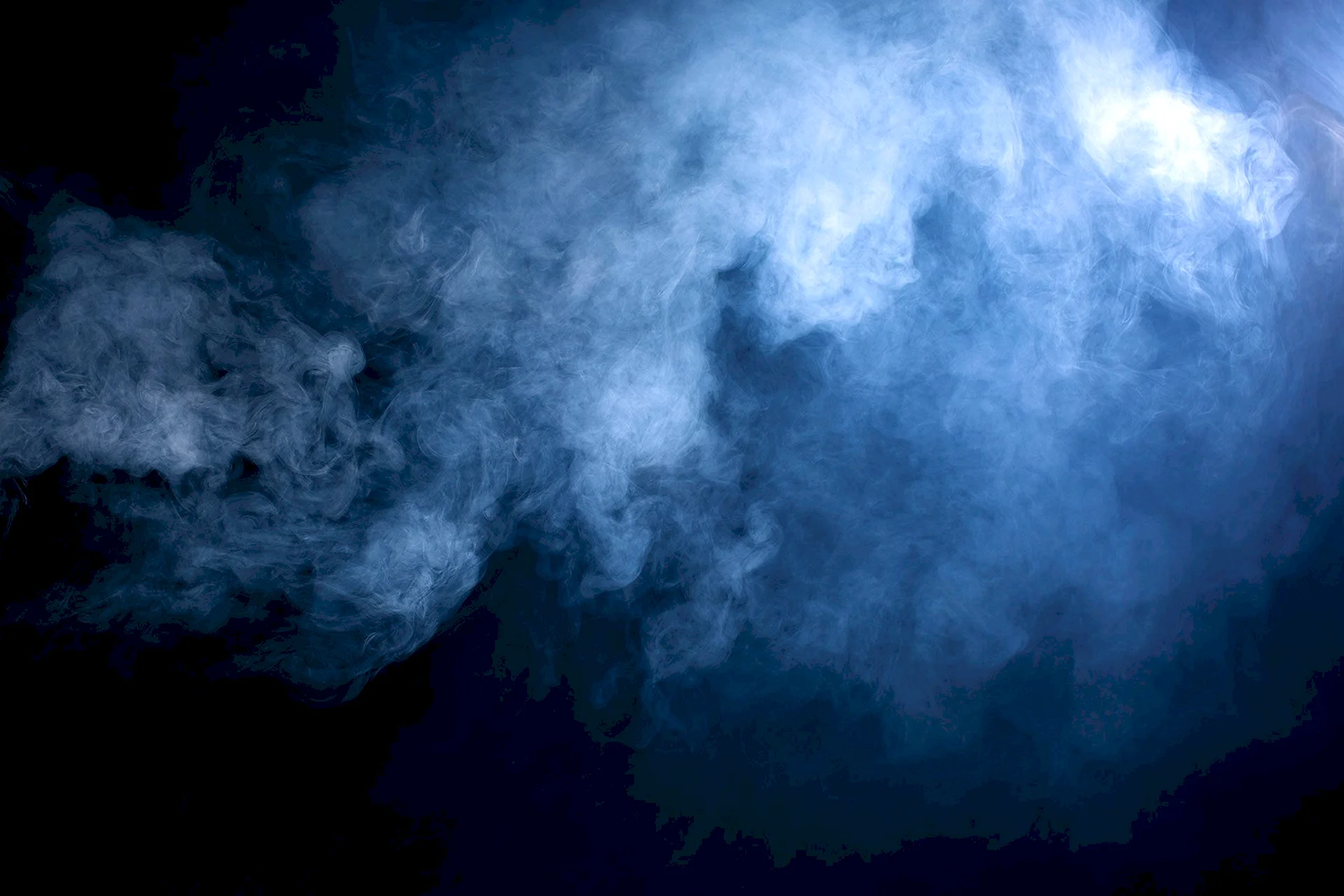 Серо голубой дым