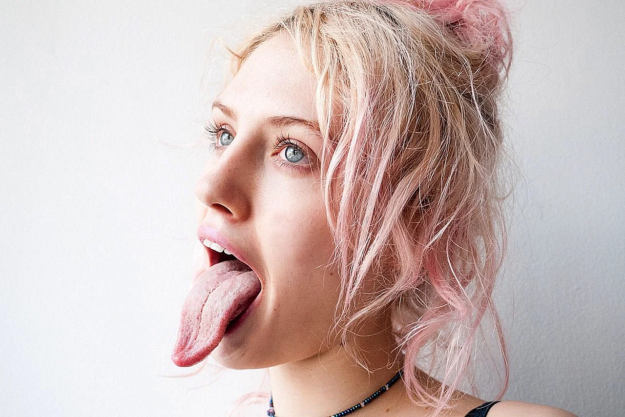 Шарлотта фри tongue