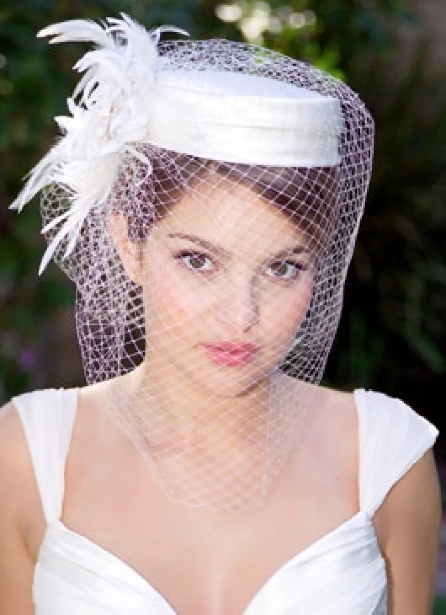 Шляпка с фатой для невесты