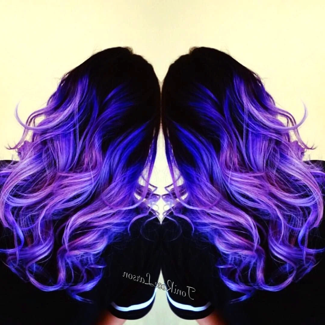 Сине фиолетовые волосы с черными