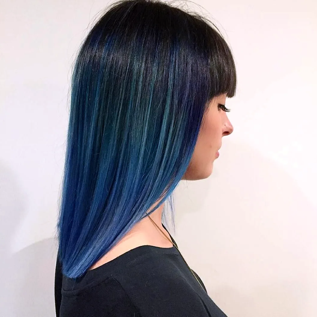 Синее омбре на прямые волосы