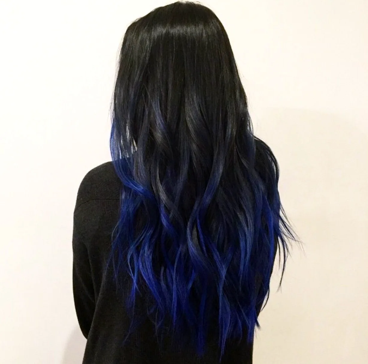 Синее омбре на темные волосы