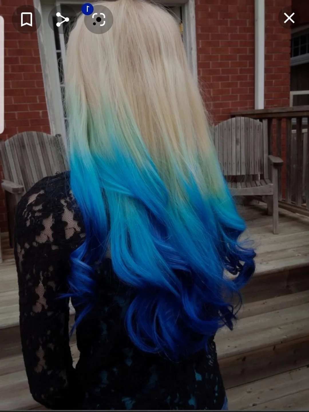 Синие кончики волос