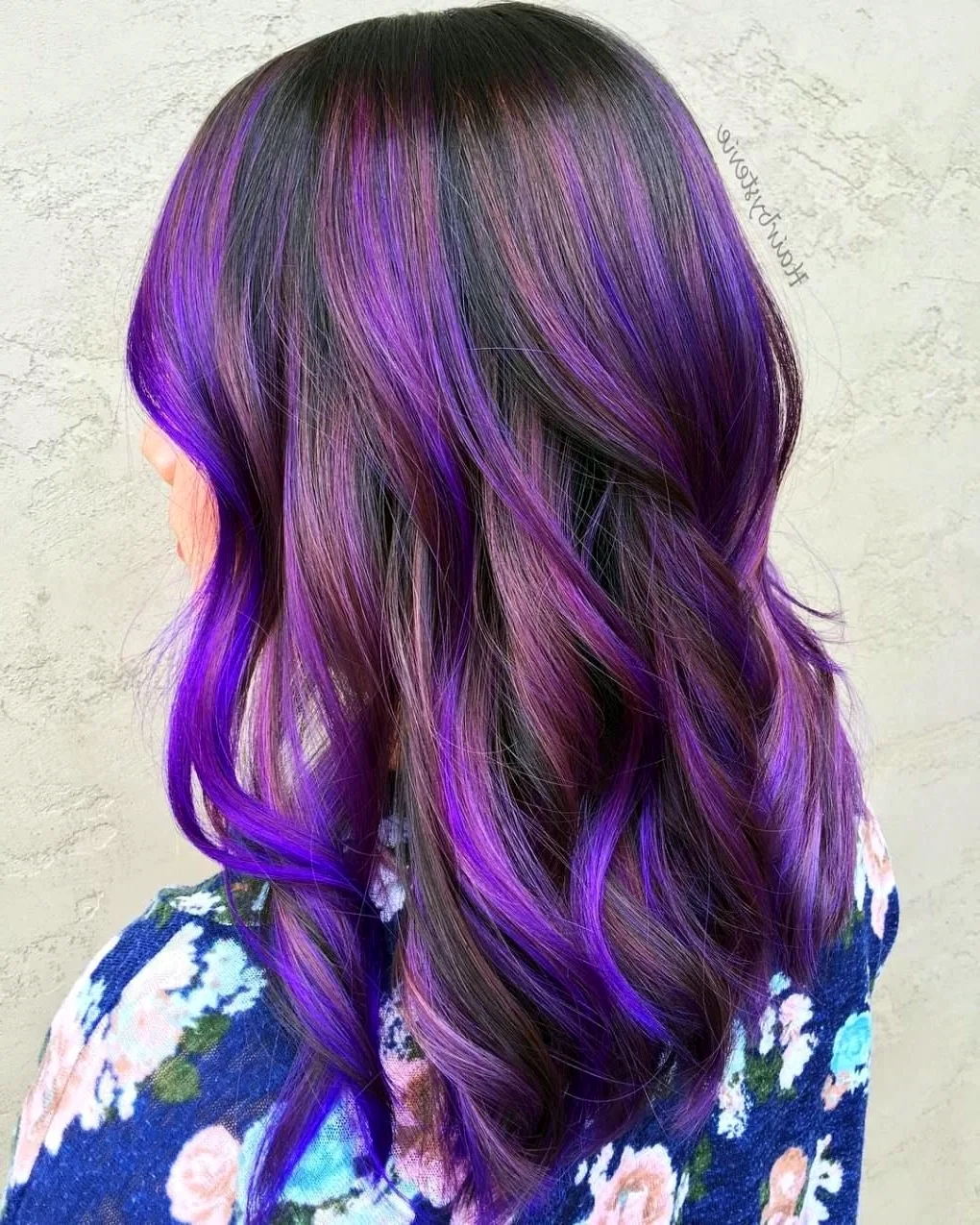 Фиолетово русый. Балаяж баклажан. Purple Balayage. Окрашивание с фиолетовыми прядями. Сиреневые пряди.