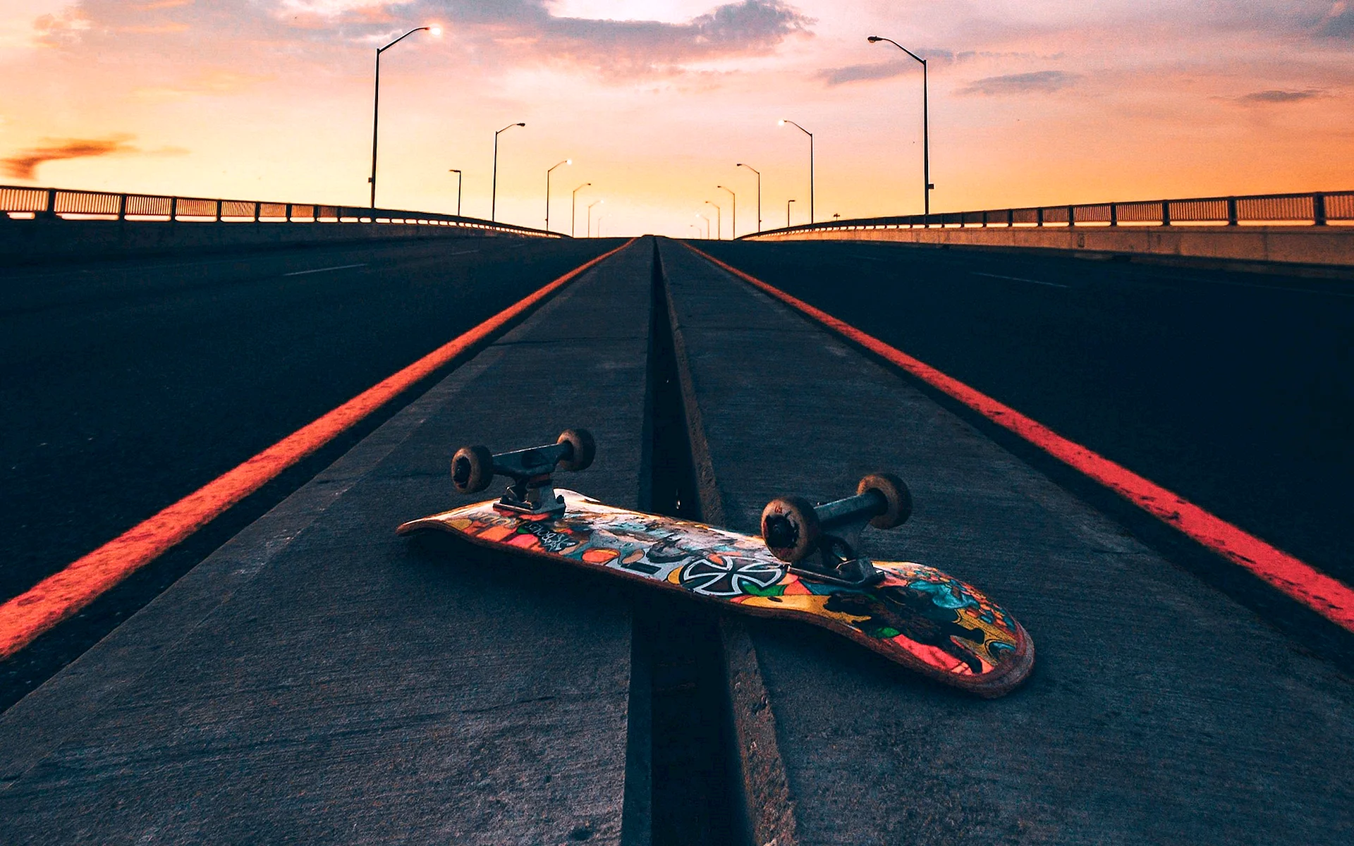 Скейт на дороге