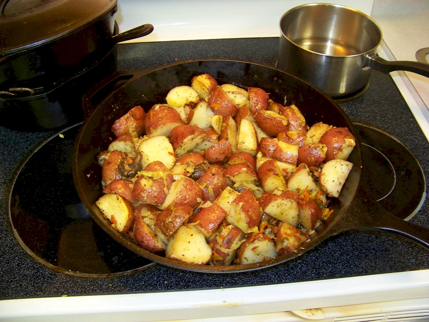 Сковородка с картошкой