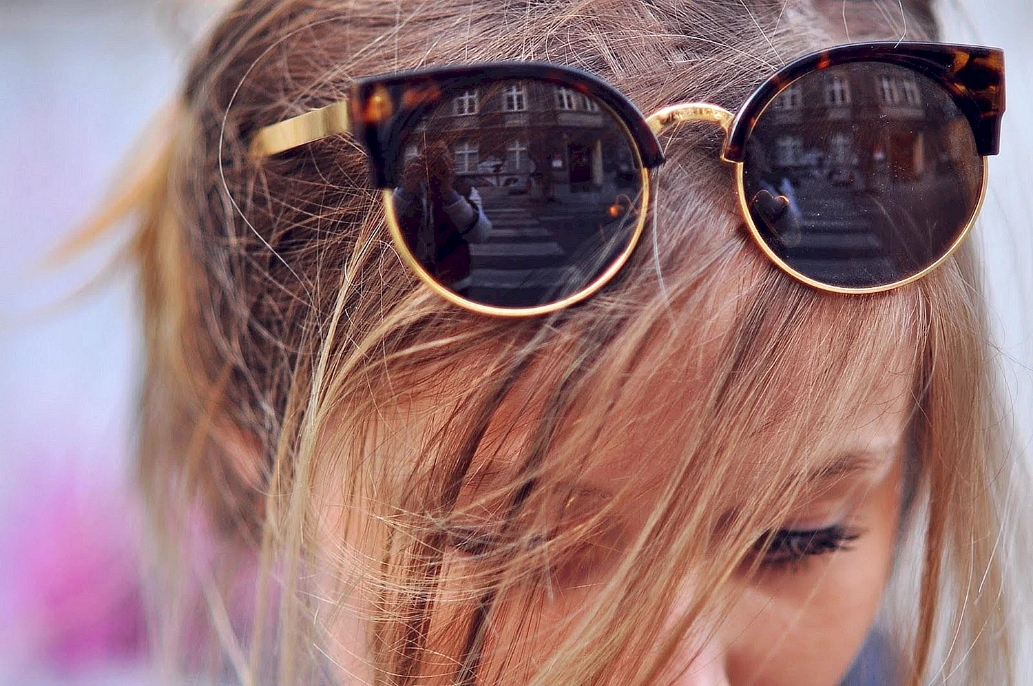 Солнцезащитные очки девушка