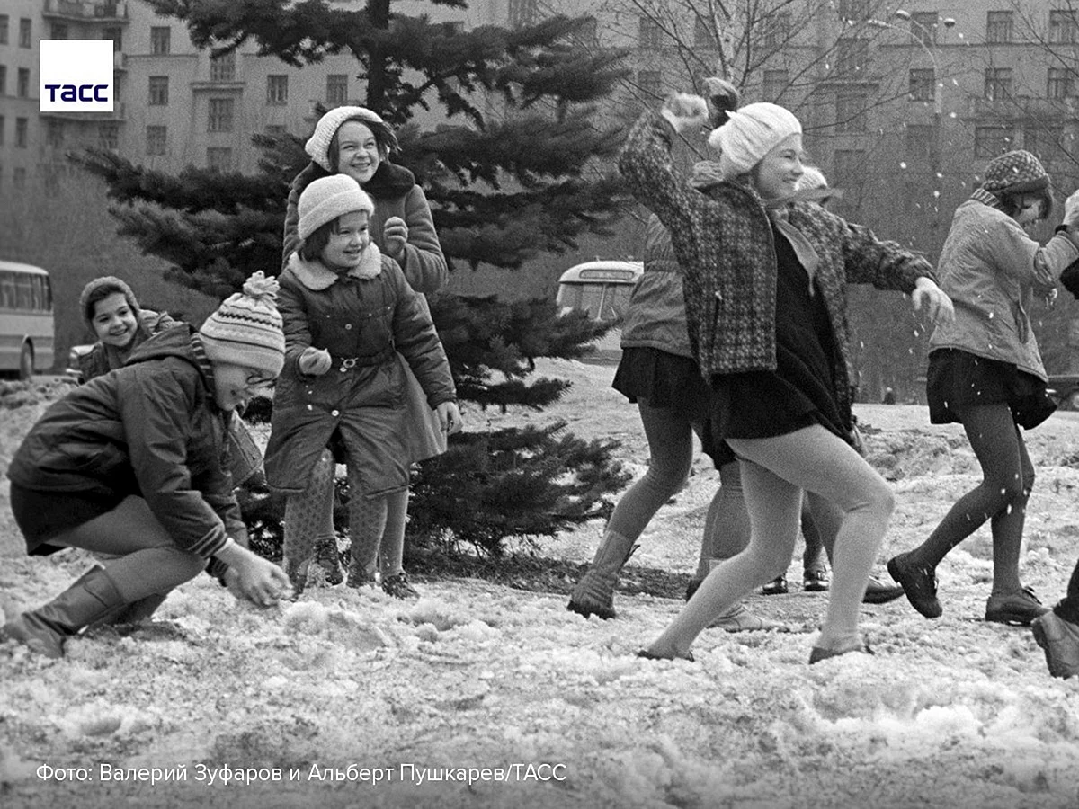 Советские дети на улице