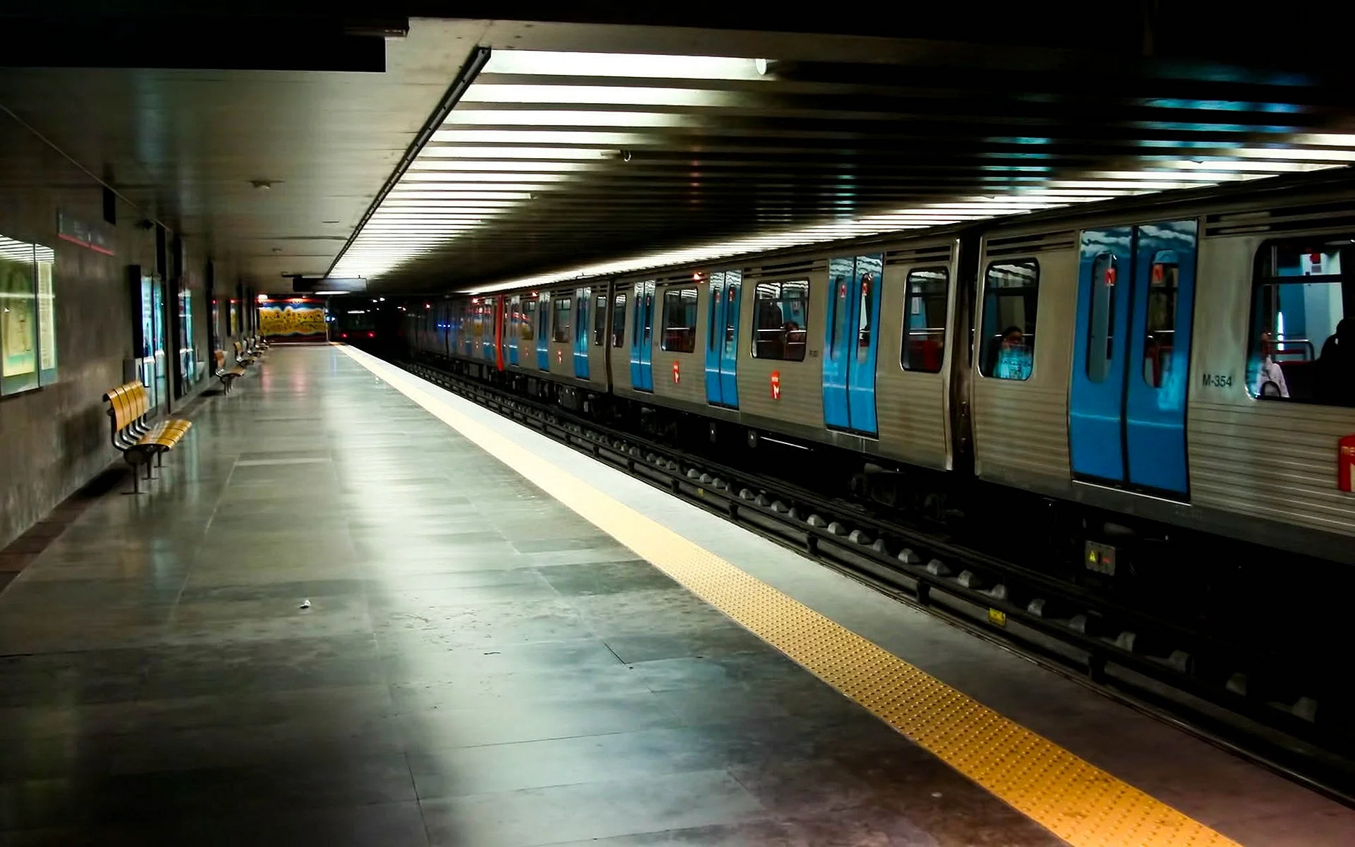 Станция метро Subway