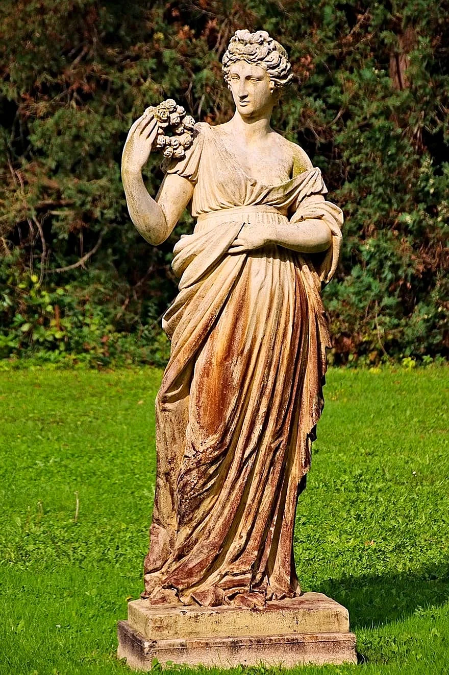 Статуя Богини любви Афродиты