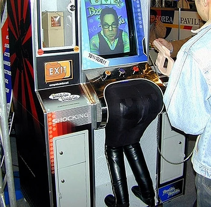 Странные игровые автоматы в Японии