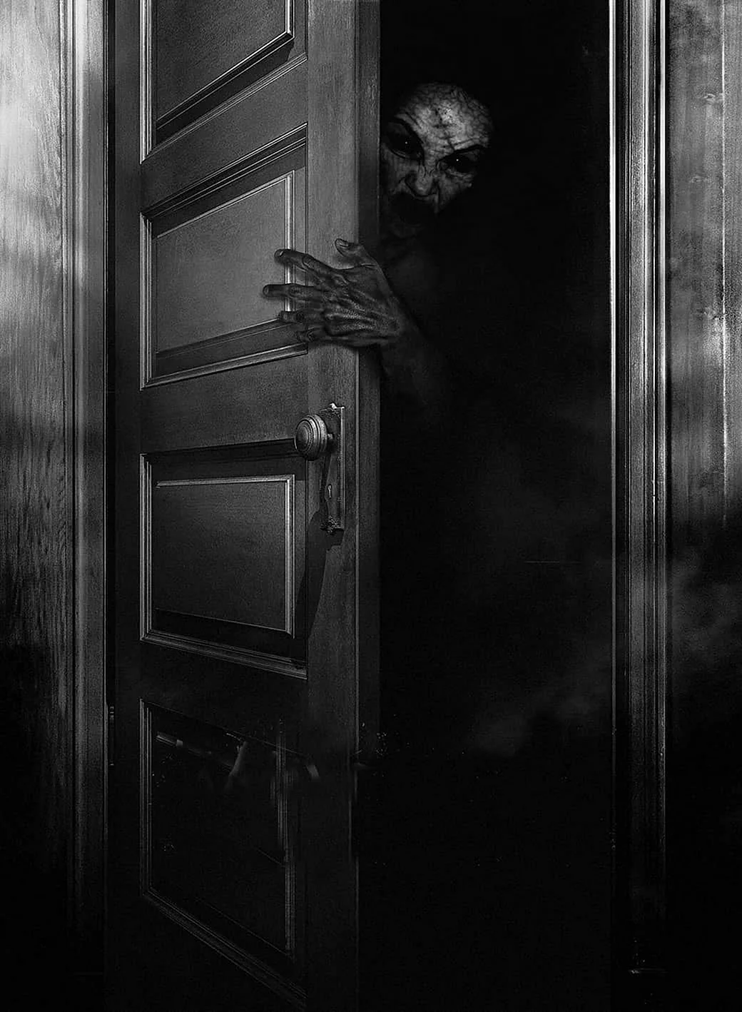 Страшная дверь