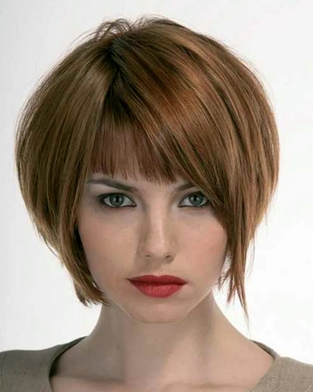 Стрижка layered short Bob