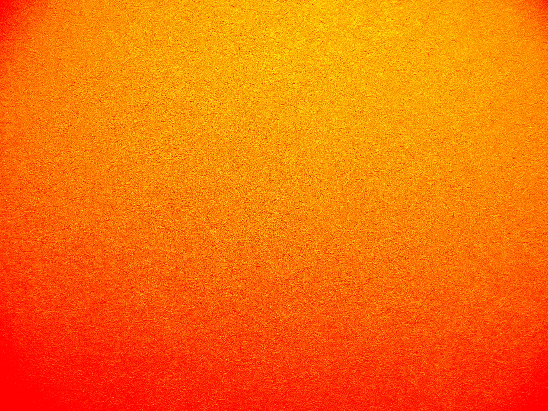 Светло оранжевый