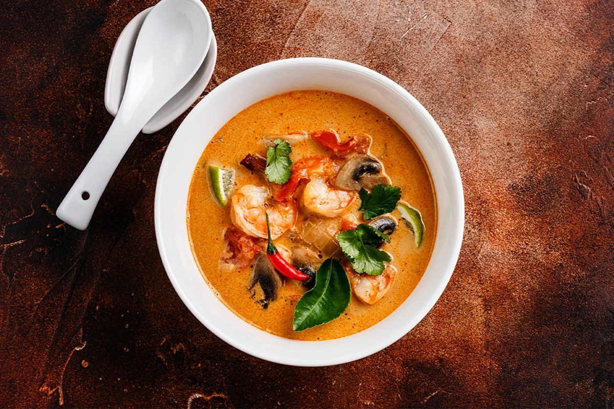 Тайский суп с крабом
