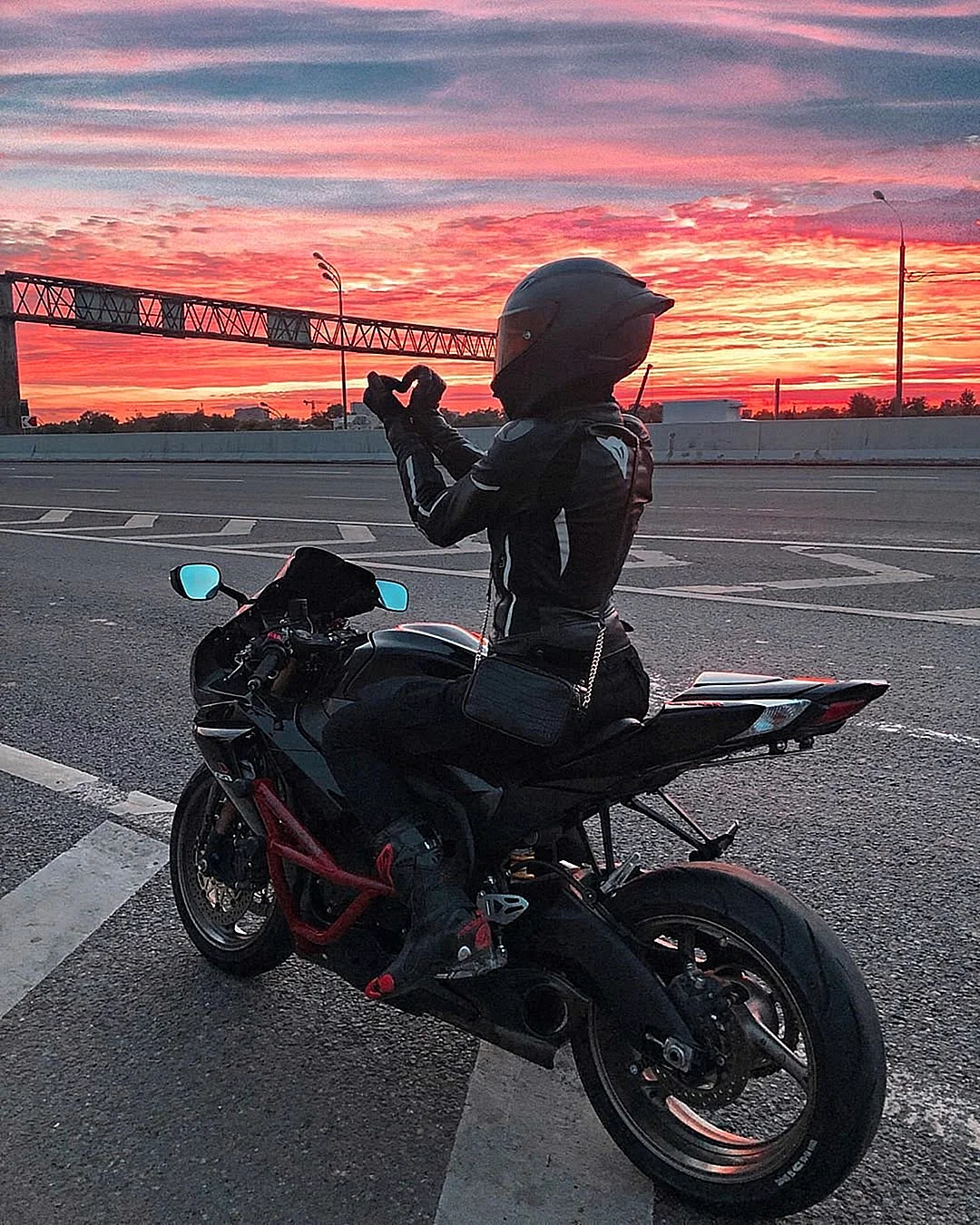 Таня мотоциклистка