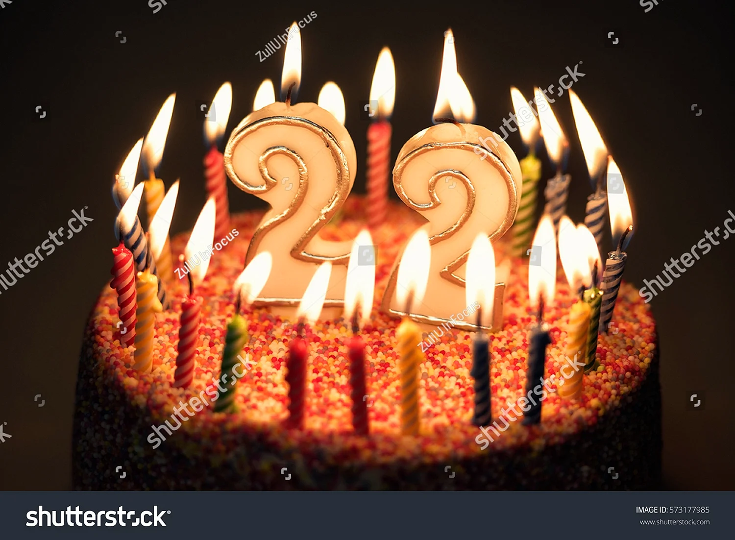 Торт со свечами 22