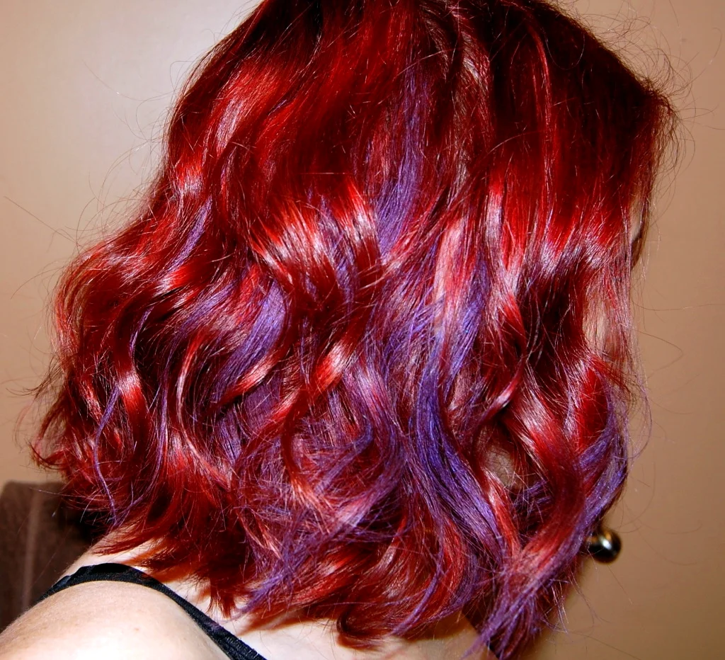 Цветное мелирование на рыжие волосы