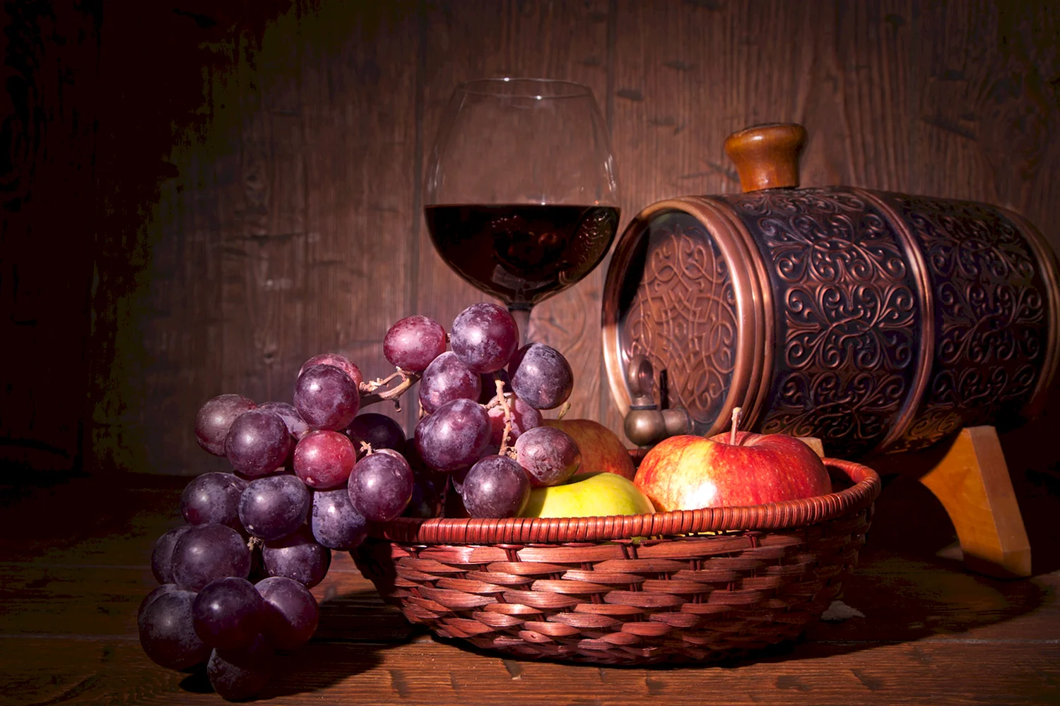 Вино Саперави виноград бокал