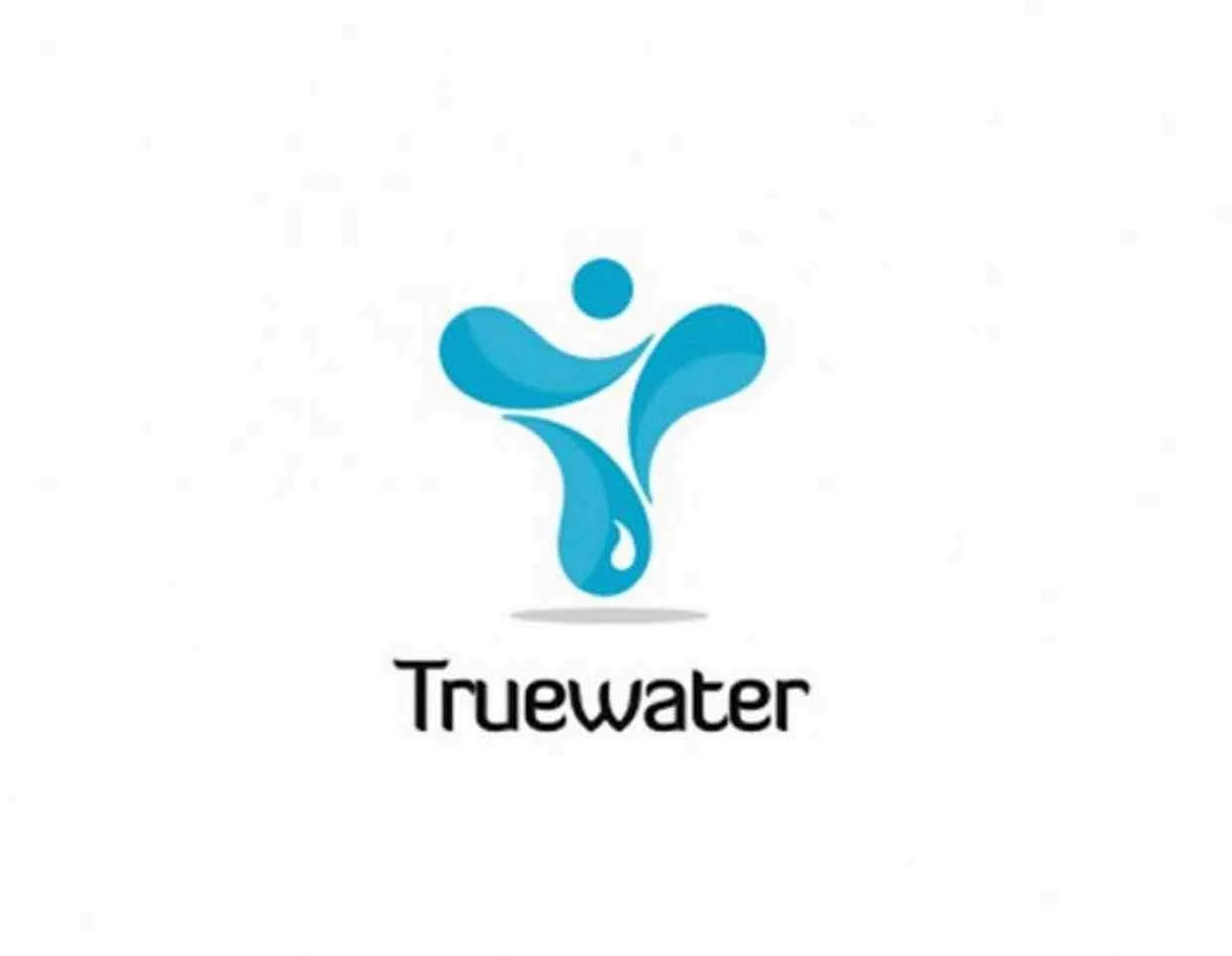 Вода с логотипом компании