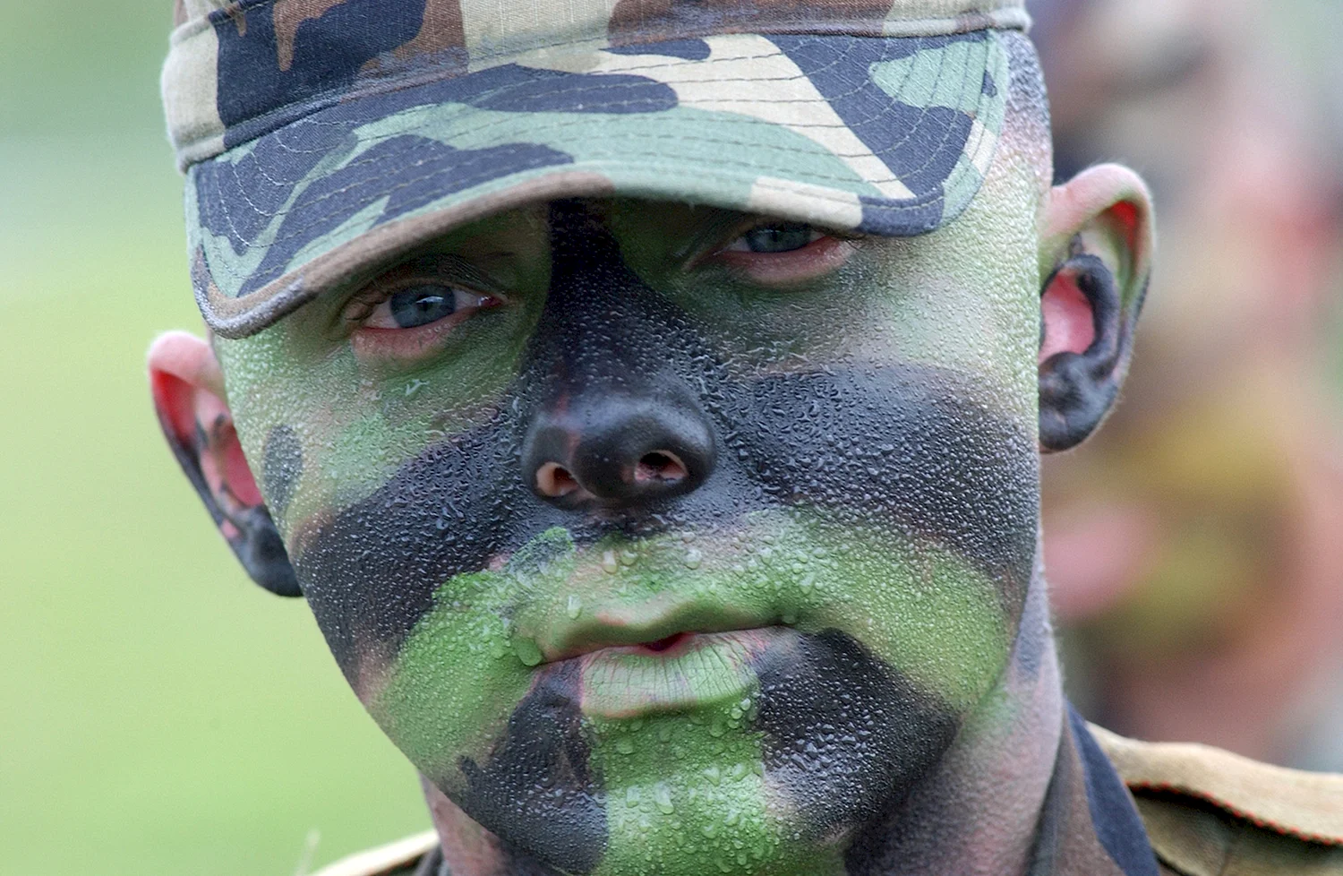 Военный камуфляж на лице