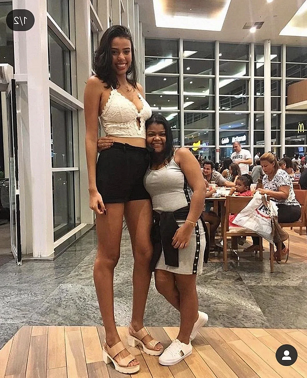 Высокие крупные девушки