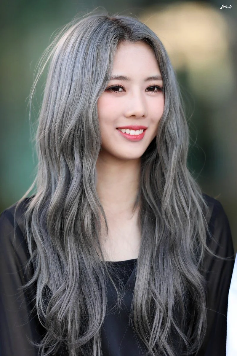 Yoohyeon Silver hair