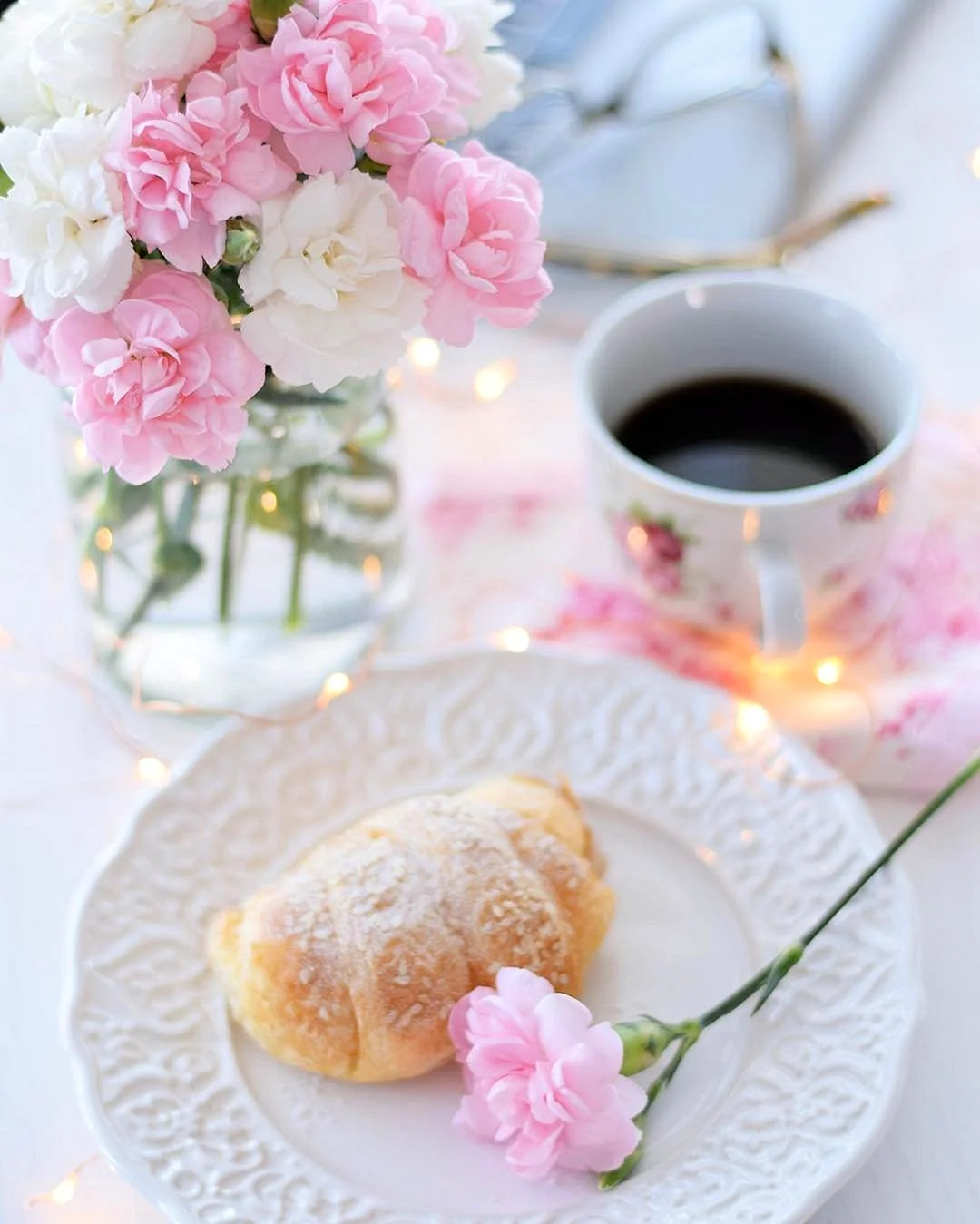 Завтрак и цветы